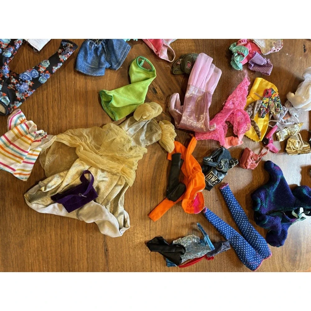 Lot Of Vintage Barbie & Friends '70s-'80s Clothes